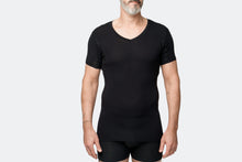 Load image into Gallery viewer, Svettsäker t-shirt i Hampa och Tencel med unik svettskydd - herr Slim fit v-hals svart