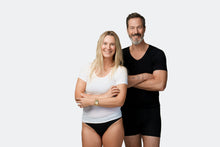 Load image into Gallery viewer, Underwear t-shirt i Hampa och Tencel med unik svettskydd - Dam Slim fit Scoop-neck vit