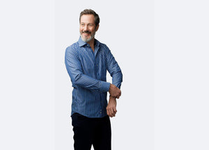 Underwear t-shirt i Hampa och Tencel med unik svettskydd - herr Slim fit v-hals svart